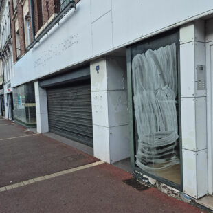 Lens centre local de +/-600m²