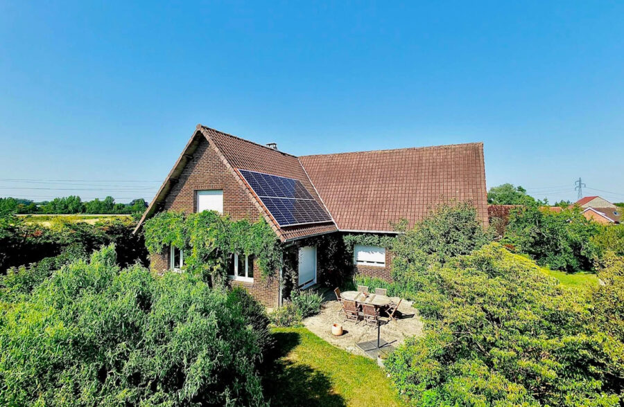 Propriété familiale sur 2900m² de terrain arboré avec verger privé
