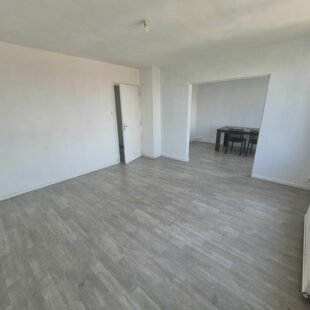 A VENDRE en Exclusivité!! Appartement T3 65m² !! 74 000 € HAI !!!