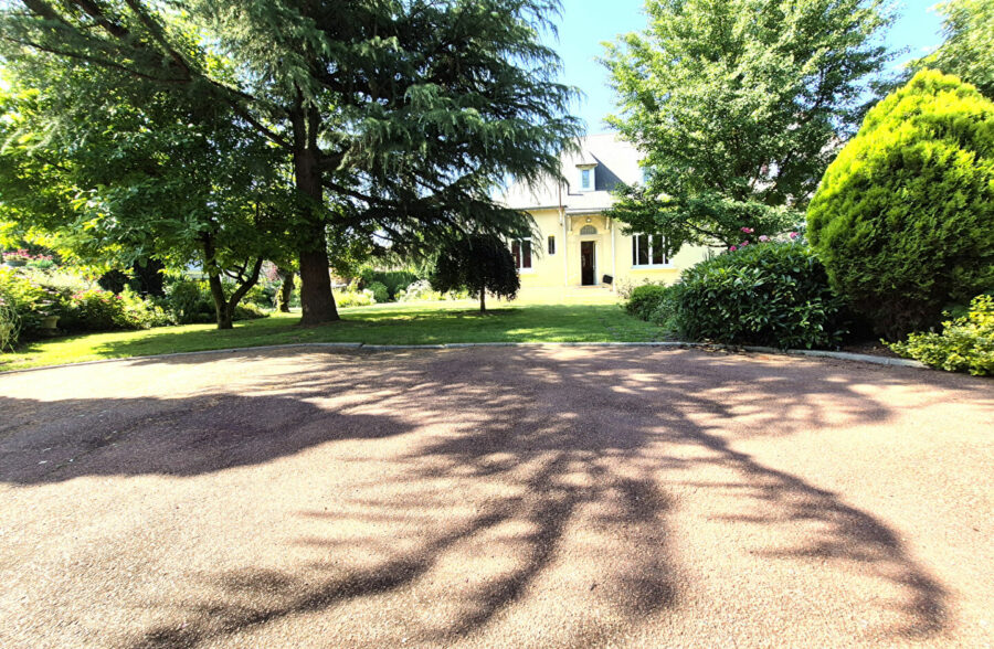 Maison Cambrai 10 pièce(s) 235 m2