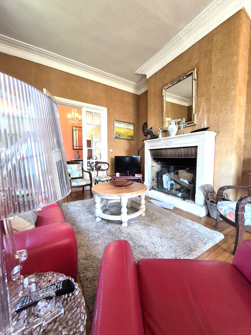 Maison Cambrai 10 pièce(s) 235 m2