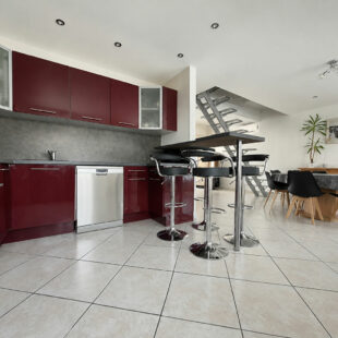 Maison individuelle semi plain pied