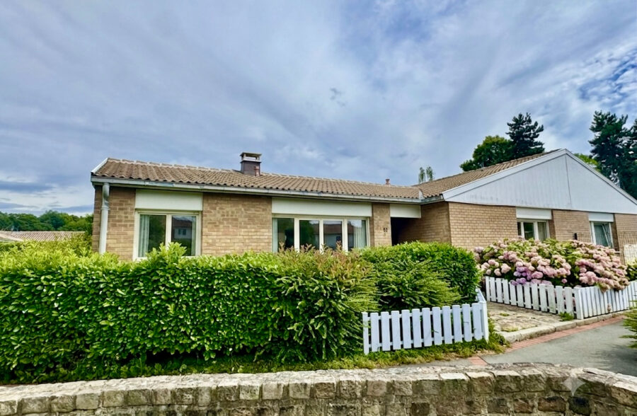 Plain pied 3chs + terrasse + garage à rénover <small>&nbsp;Sous compromis&nbsp;</small>