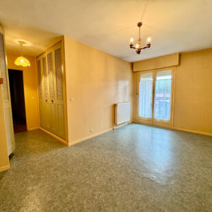 Plain pied 3chs + terrasse + garage à rénover <small>&nbsp;Sous compromis&nbsp;</small>