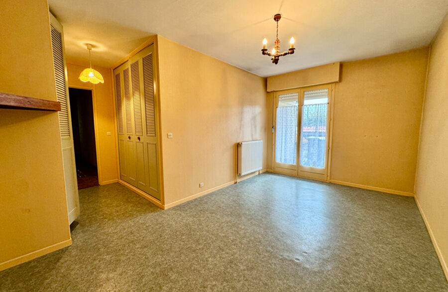 Plain pied 3chs + terrasse + garage à rénover <small>&nbsp;Sous compromis&nbsp;</small>