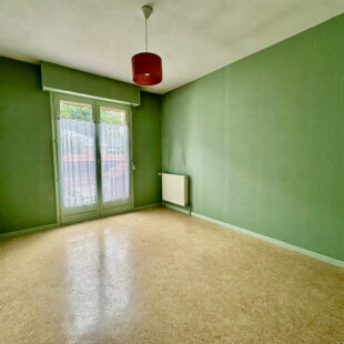 Plain pied 3chs + terrasse + garage à rénover <small>&nbsp;Sous compromis&nbsp;</small>