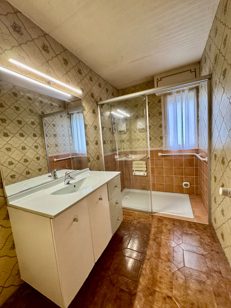 Plain pied 3chs + terrasse + garage à rénover <small>&nbsp;Sous compromis&nbsp;</small>