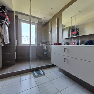 Appartement de standing, terrasse, double garage fermé
