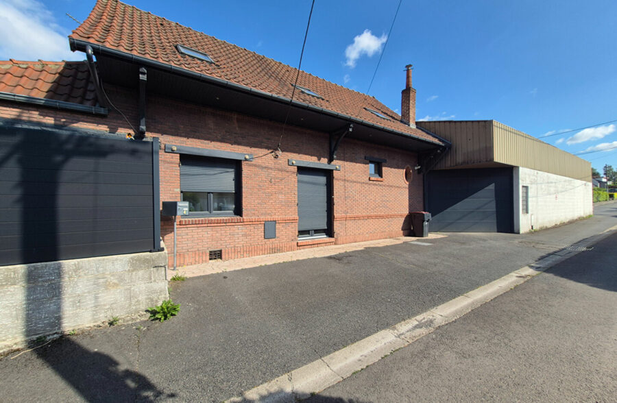 Maison semi plain-pied  5 chambres avec Hangar