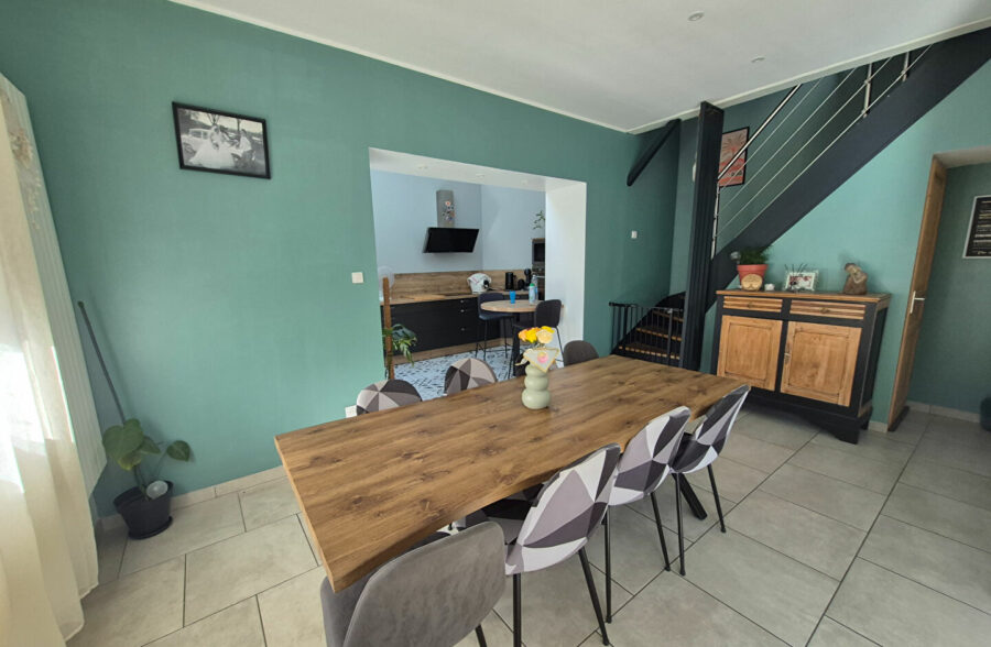 Maison semi plain-pied  5 chambres avec Hangar