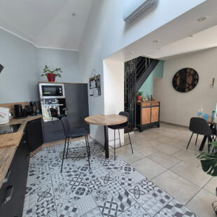 Maison semi plain-pied  5 chambres avec Hangar