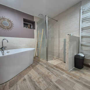 Maison semi plain-pied  5 chambres avec Hangar