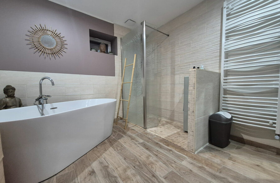 Maison semi plain-pied  5 chambres avec Hangar