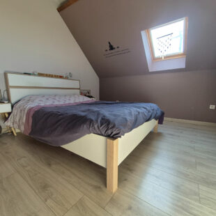 Maison semi plain-pied  5 chambres avec Hangar