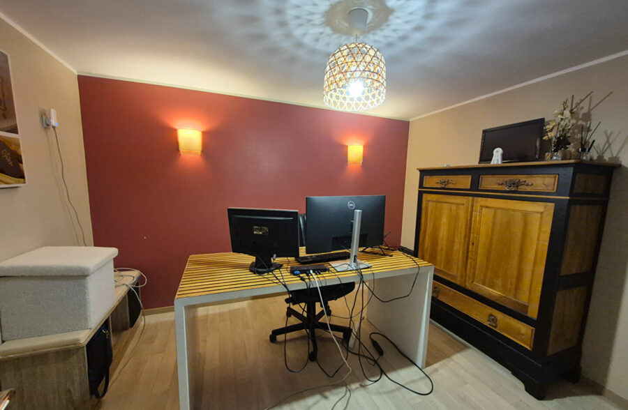 Maison semi plain-pied  5 chambres avec Hangar