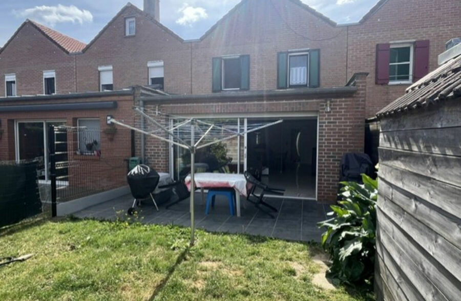 Belle maison de lotissement avec jardin et garage