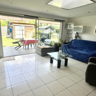Belle maison de lotissement avec jardin et garage