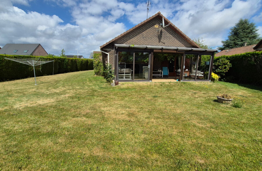 Maison plain-pied individuel sur 742 m² à Gondecourt 4 pièce(s) 108 m2 2 garages