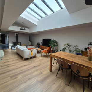 Halluin centre Immeuble de rapport avec local commercial, appartements T4 et T3, et grand garage