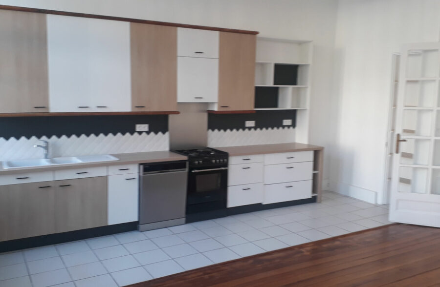 En exclusivité  Bel appartement hausmannien  au coeur  de  ST OMER