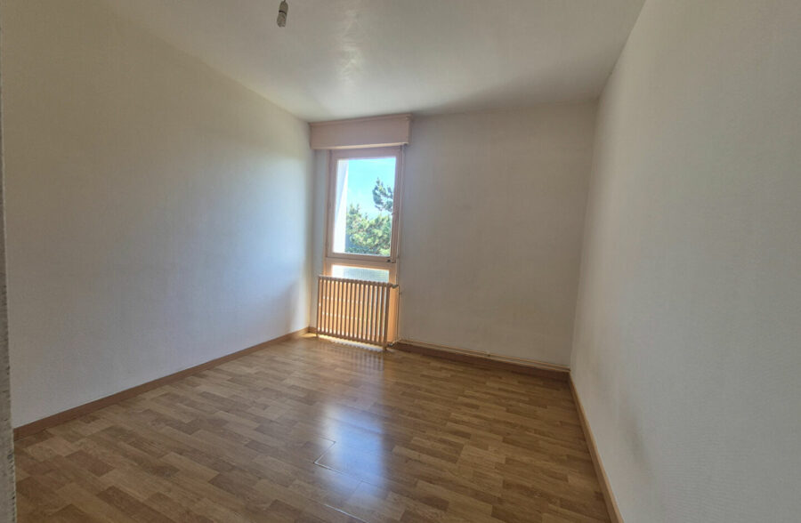 Appartement Lens 4 pièce(s) 72 m2 +parking couvert + cave.