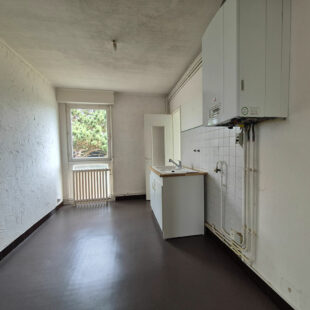 Appartement Lens 4 pièce(s) 72 m2 +parking couvert + cave.
