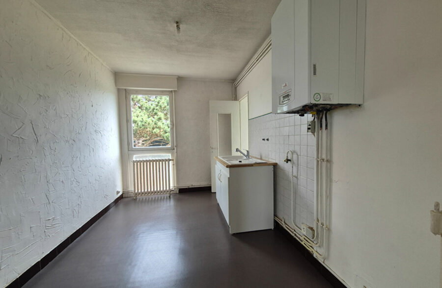 Appartement Lens 4 pièce(s) 72 m2 +parking couvert + cave.