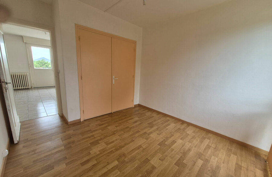 Appartement Lens 4 pièce(s) 72 m2 +parking couvert + cave.