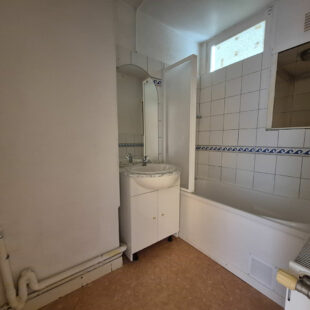 Appartement Lens 4 pièce(s) 72 m2 +parking couvert + cave.