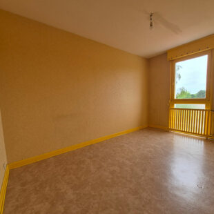 Appartement Lens 4 pièce(s) 72 m2 +parking couvert + cave.