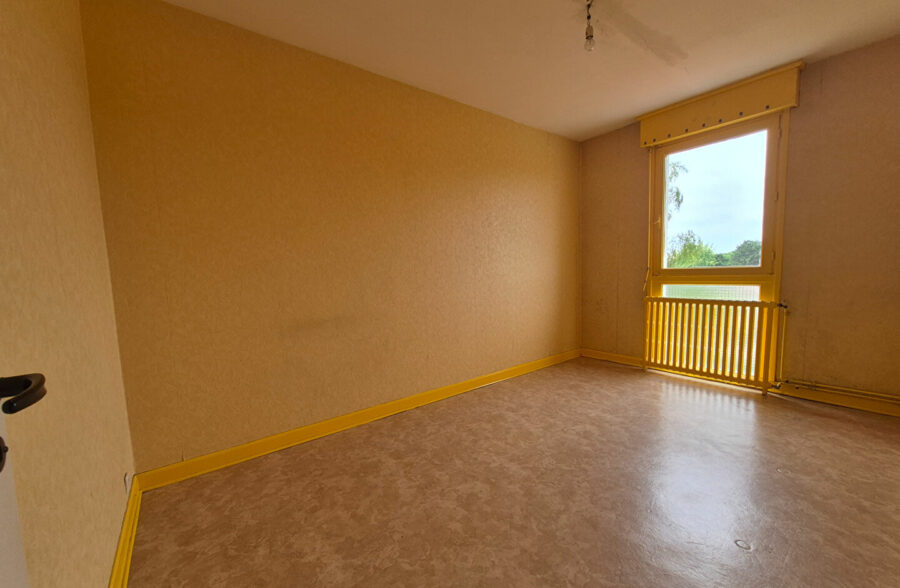 Appartement Lens 4 pièce(s) 72 m2 +parking couvert + cave.