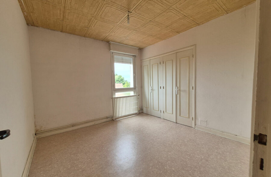 Appartement Lens 4 pièce(s) 72 m2 +parking couvert + cave.