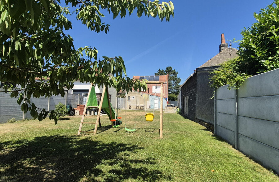 Maison individuelle avec grand jardin