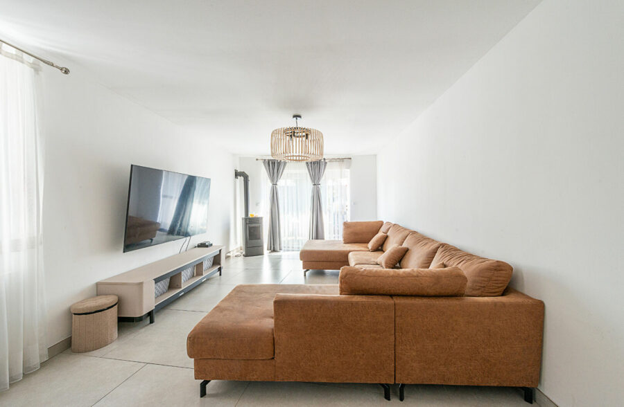 Maison rénovée de 148 m² à Crespin – Proche de toutes commodités