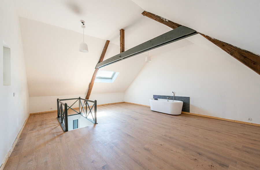 Maison rénovée de 148 m² à Crespin – Proche de toutes commodités