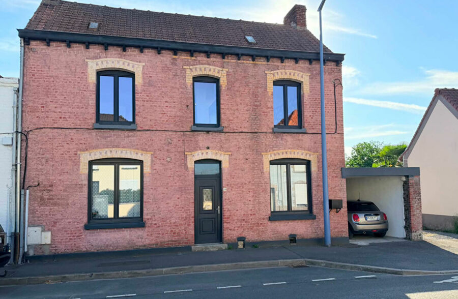 Maison de caractère semi plain-pied de 180 m² avec jardin de près de 800 m²