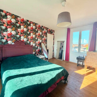 Maison de caractère semi plain-pied de 180 m² avec jardin de près de 800 m²