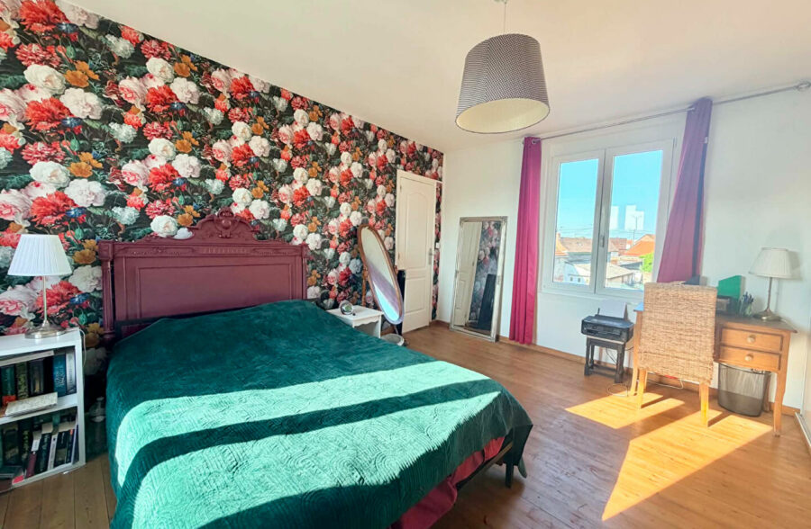 Maison de caractère semi plain-pied de 180 m² avec jardin de près de 800 m²