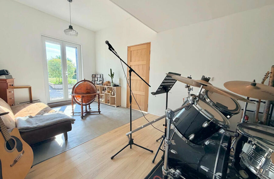 Maison de caractère semi plain-pied de 180 m² avec jardin de près de 800 m²