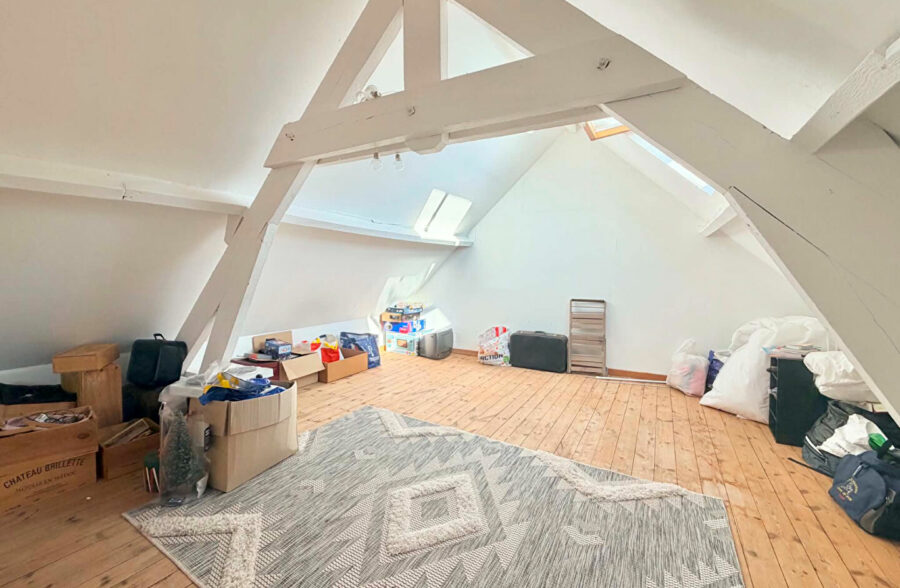 Maison de caractère semi plain-pied de 180 m² avec jardin de près de 800 m²