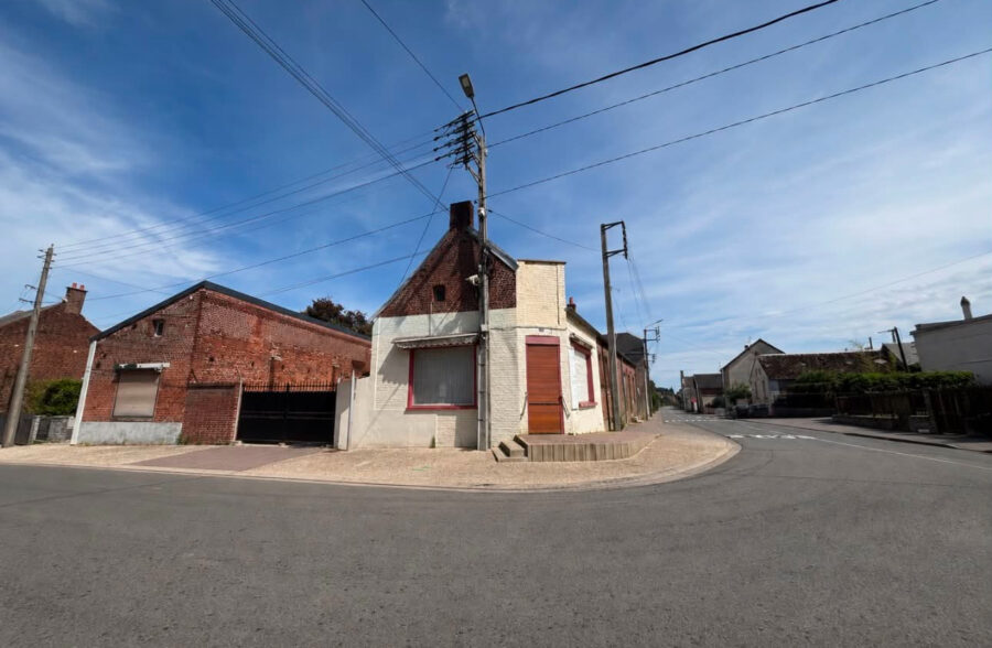Ensemble immobilier avec fort potentiel en plein coeur de village