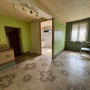 Ensemble immobilier avec fort potentiel en plein coeur de village