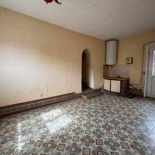 Ensemble immobilier avec fort potentiel en plein coeur de village