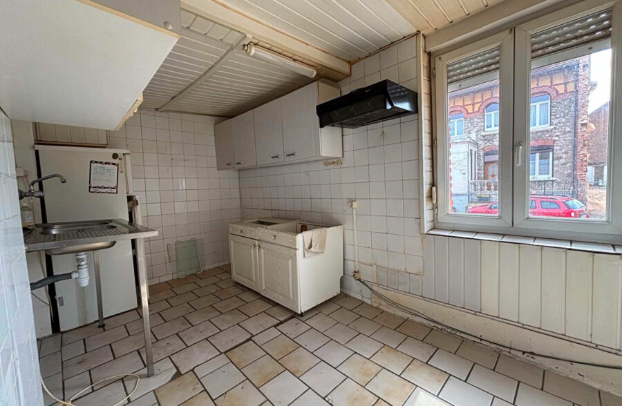 Ensemble immobilier avec fort potentiel en plein coeur de village