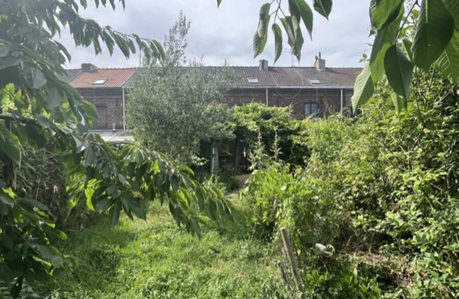 Large 1930 avec un jardin de 150m²