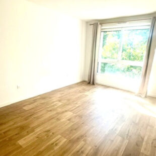 Beau T3 récent avec balcon et parking
