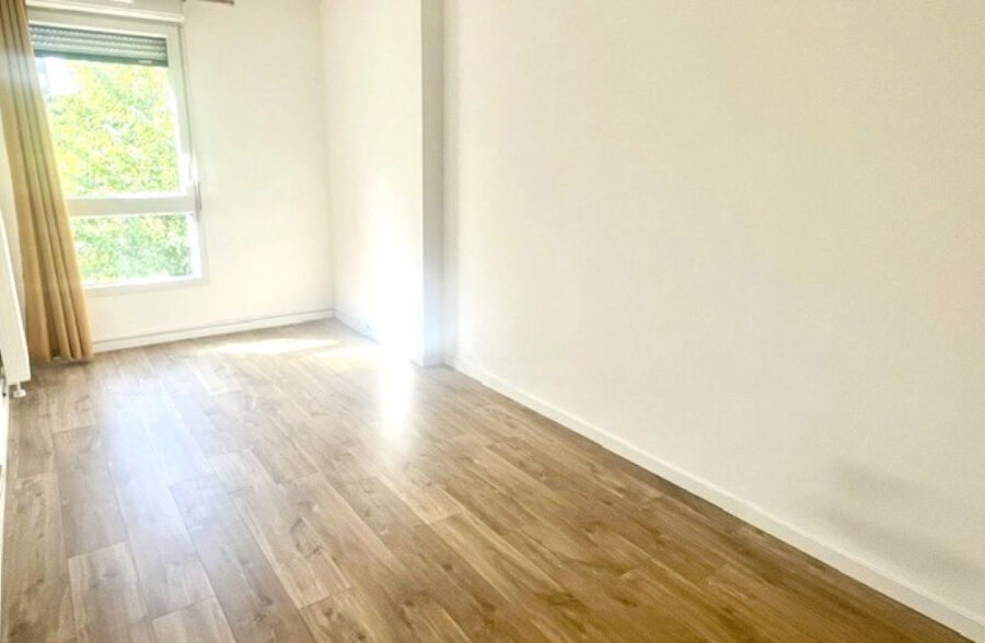Beau T3 récent avec balcon et parking