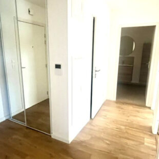 Beau T3 récent avec balcon et parking