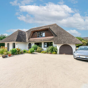 Chaumière  de semi plein-pied sur 1844 m²