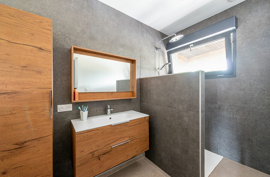 Chaumière  de semi plein-pied sur 1844 m²